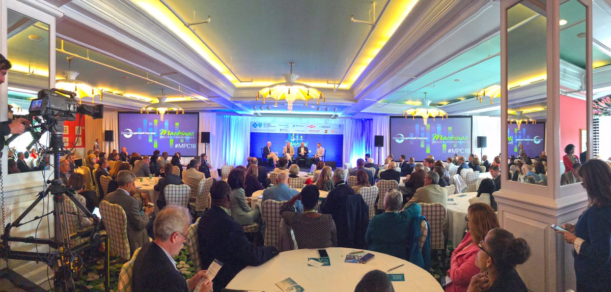 mattbach's tweet image. @GordonKrater of @PlanteMoran explains public transportation, placemaking, education are what attract people to cities; poor, underfunded services drive them away. #SaveMICity @SaveMICity #MPC2018 #MPC18 @DPGilmartin @gisgie