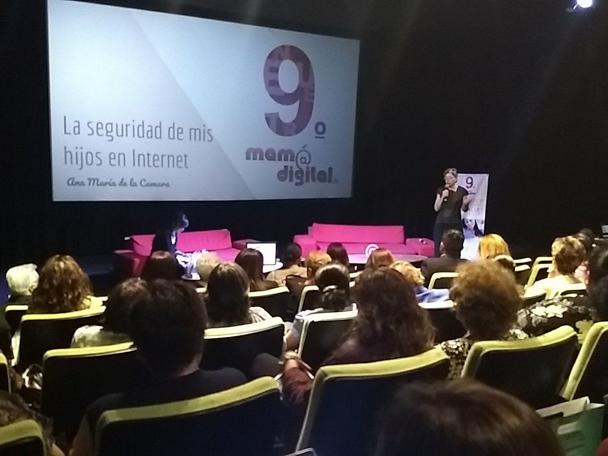 gabyledesma13's tweet image. La Seguridad de mis hijos en internet. Ana María de la Camara #9EncuentroMD