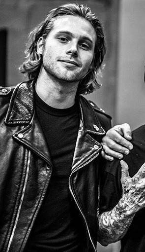 TheodxreMiller's tweet image. 🅛🅤🅚🅔

▶Gᴜɪᴛᴀʀʀɪsᴛᴀ 

▶②① Ⓘⓝⓥⓘⓔⓡⓝⓞⓢ

~A ᴠᴇᴄᴇs ᴘᴏʀ ᴍᴜʏ ᴀʟᴛᴏ ǫᴜᴇ ᴘᴏɴɢᴀs ʟᴀ ᴍúsɪᴄᴀ sóʟᴏ ᴘᴜᴇᴅᴇs ᴏíʀᴛᴇ ᴀ ᴛɪ ᴍɪsᴍᴏ~

[No nuevo en RP] [Rol medio/Extenso]

#Freerol Abierto a tramas

↪RT para difundir↩