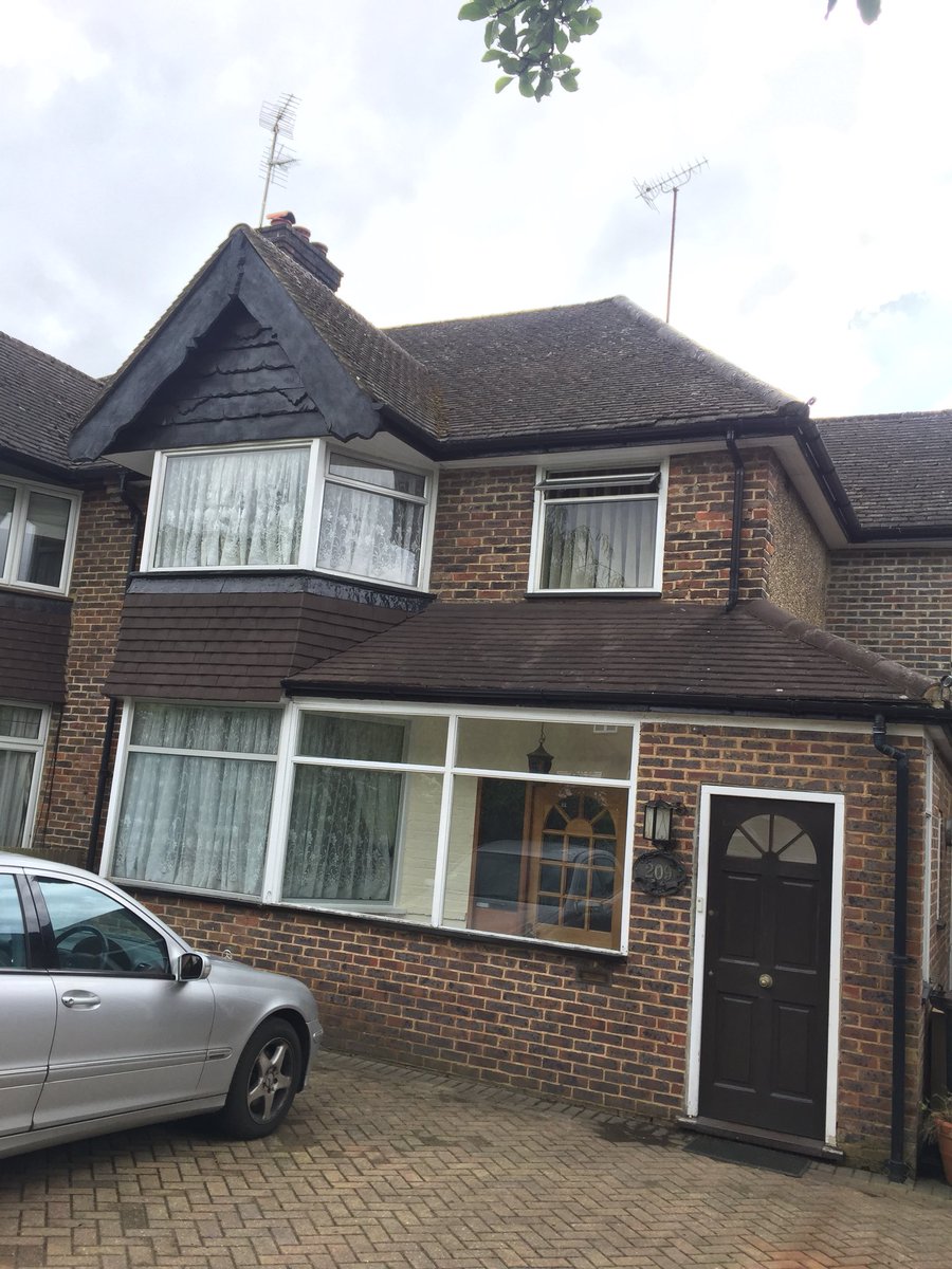 Sagewindowsuk's tweet photo. Our next property to do up! Fresh new windows and door 🚪 #houserenovation #interiordesign #homedeco #BuildThatWall https://t.co/OnM4OinNiA