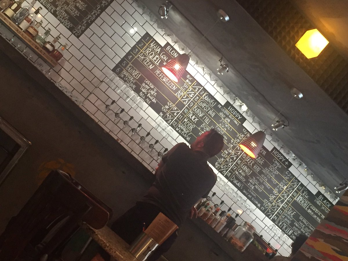 foolsgold_'s tweet photo. James has found his ideal bar #barcelona #olgod https://t.co/yX6crZ638F