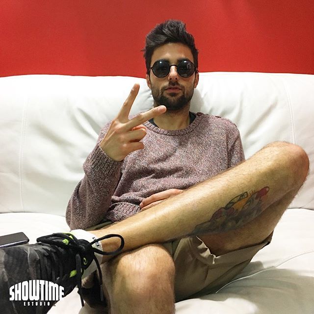 ShowtimeEstudio's tweet photo. Desde Barcelona vino @yenesis_ a dejar grabado unos cuantos temas que sacará próximamente. #yenesis #showtimeestudio #grabacion #mezcla #mastering #masterizacion #rap #hiphop #rapespañol #hiphopespañol #musicaurbana #musica #estudio #malaga #bighozone https://t.co/xNznHuTglN https://t.co/i4m9DXjuCY