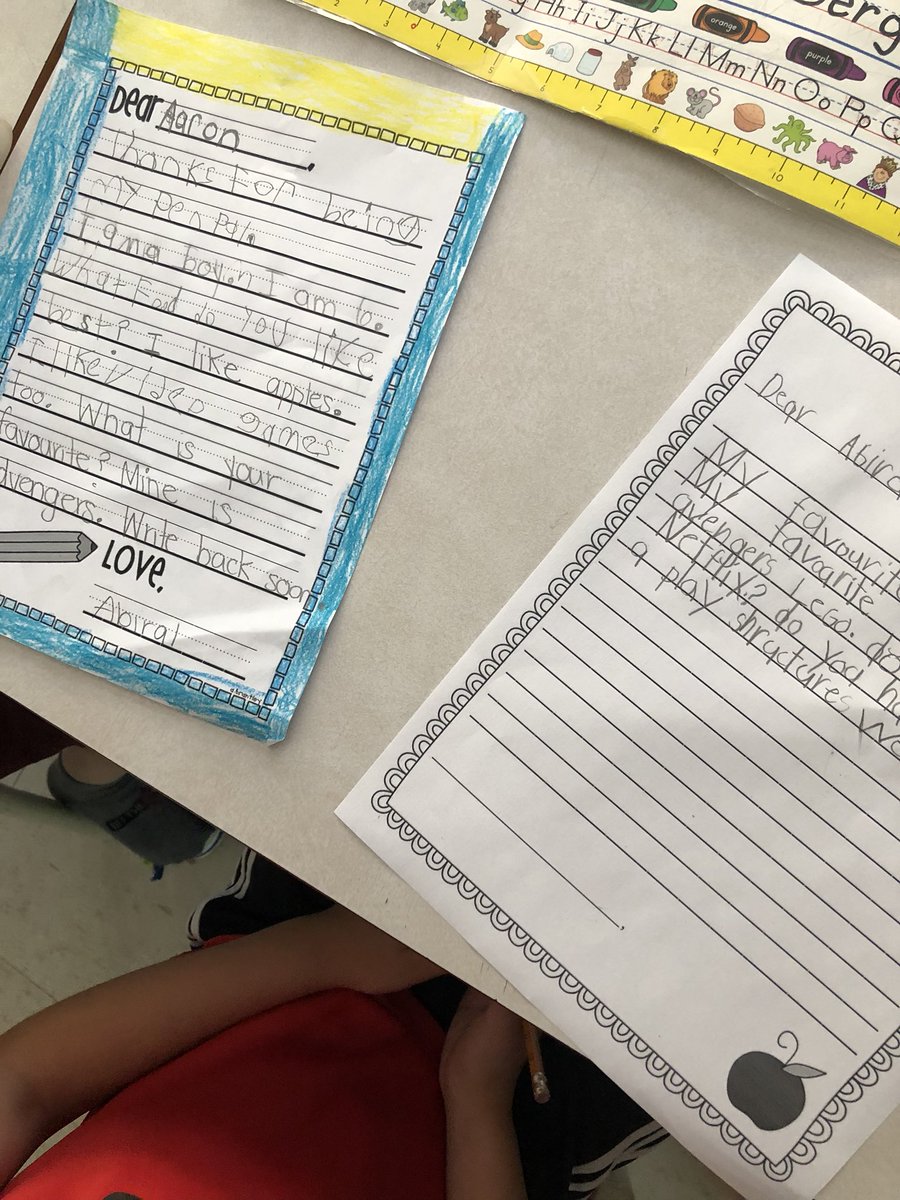 Grade1Matheson's tweet image. Our pen pal letters arrived! We are so excited we decided to write them back right away! #ocsbliteracy #learningpartnership @MissJoyceOCSB @SBAocsb @OCSB_St_Leonard