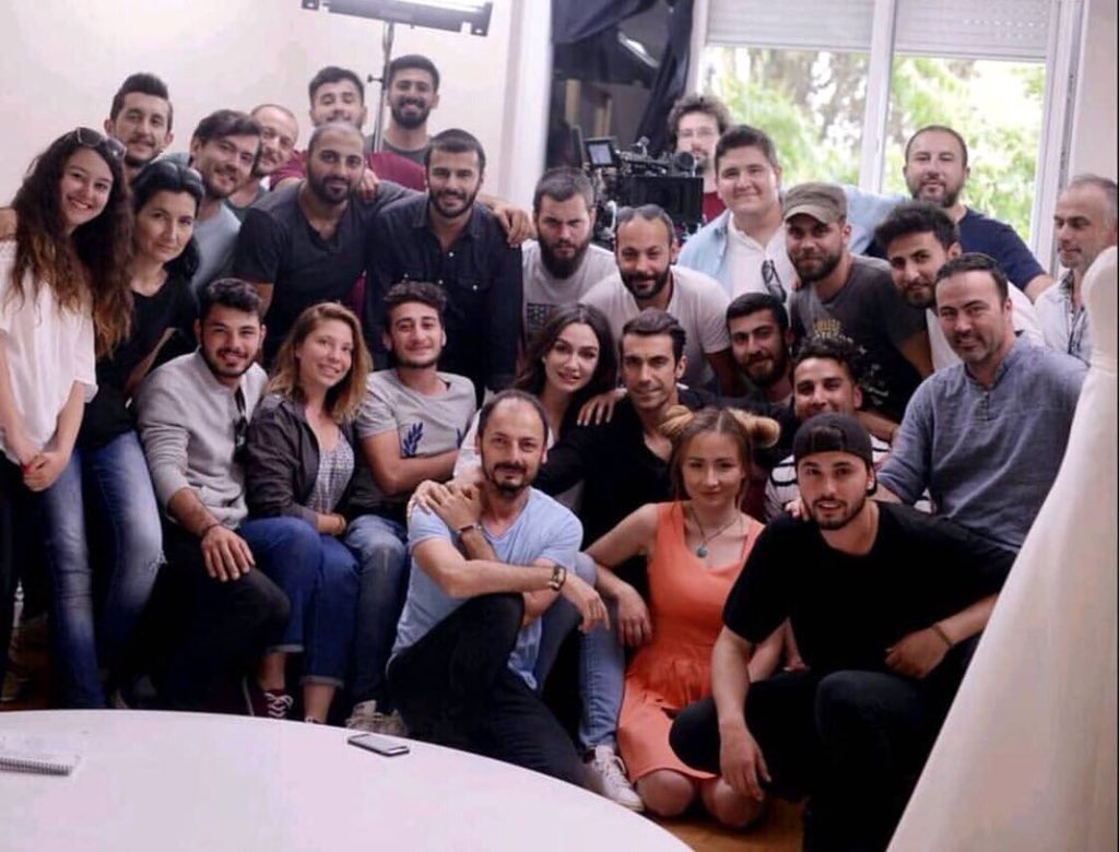 CristiV72's tweet photo. Thank you #AsFer crew for giving us so much joy. You guys filled our hearts with mixed emotions good &amp; bad. Thanks for the wonderful work you've done.
#SiyahBeyazAsk will always remain in our hearts.
#BirceAkalay #İbrahimÇelikkol #AslıAslan #FerhatAslan https://t.co/yqYih9y6ZP