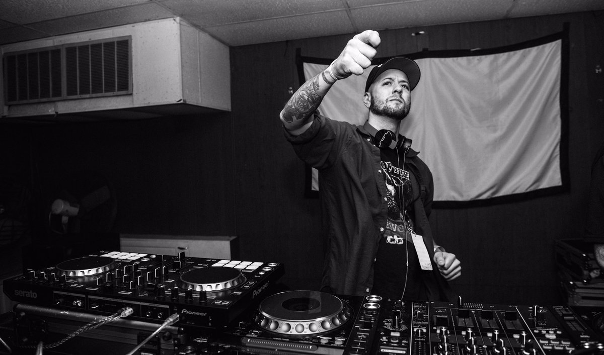 reallydrish's tweet photo. Raver Tings this Saturday @ hollywoodlanes in dormont and @thestageatkarma tomorrow 📸 @Dylan_For_Real https://t.co/HlVpKMlZtm