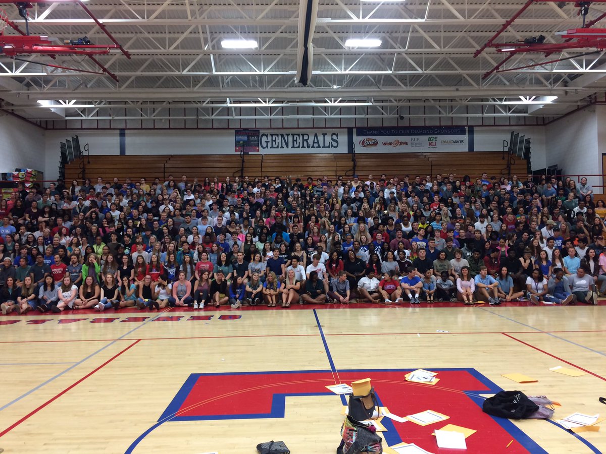 lhshighschool's tweet photo. Class of 2018 in their final hours! https://t.co/sBAv6f7rCJ
