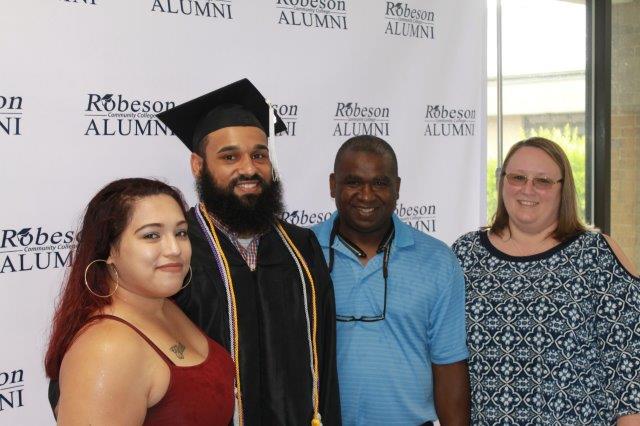 RobesonAlumni's tweet photo. 2018 RCC Graduates! https://t.co/RL85Zv6YnN