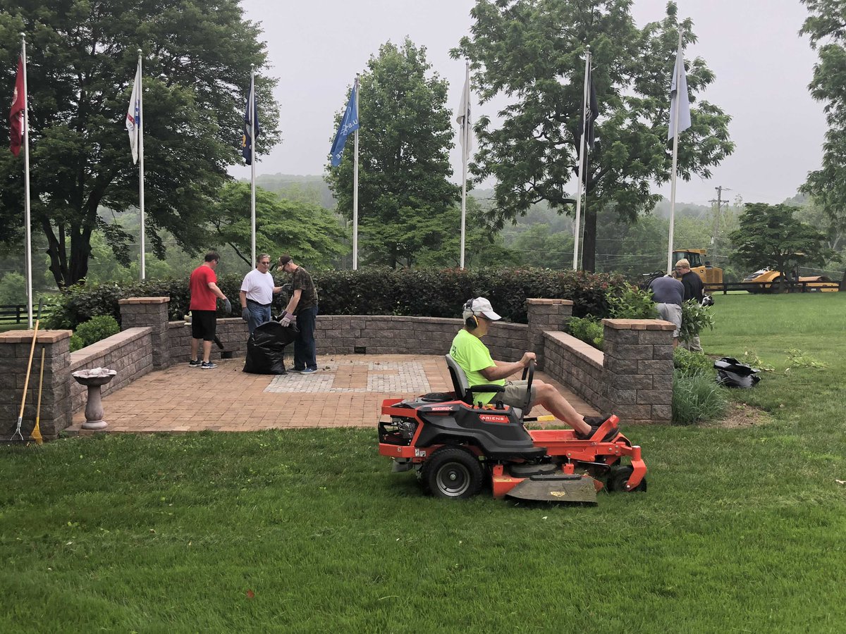 Jim__Geary's tweet photo. Proud of my @Avaya #Federal team today. Many are volunteering their time at The Warrior Retreat in VA. This group does incredible things for recovering service members at military hospitals in the national capital region. Special thanks to Jerry Dotson for making this happen! https://t.co/3Gks8h9rp3