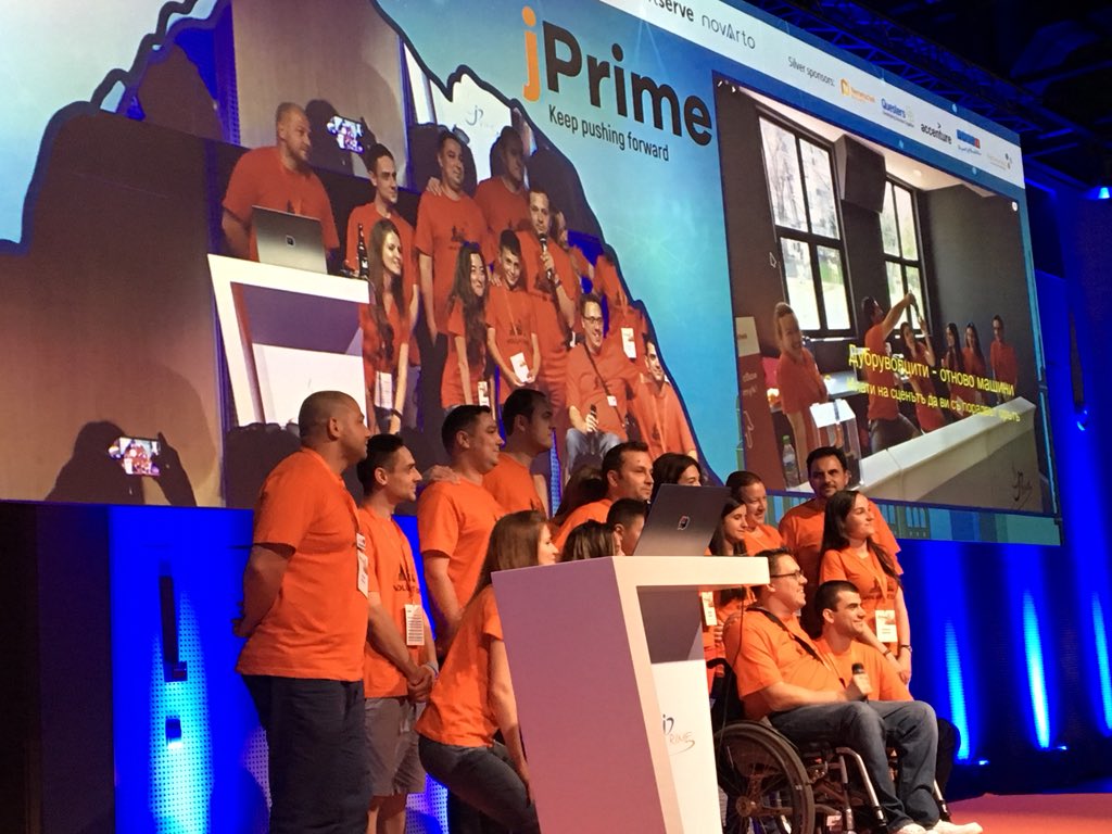 ameliaeiras's tweet photo. Closing keynote @jPrimeConf 🧡 amazing!!! #thankyou!  #community 💜💚💛 https://t.co/VwkJVK7hhl