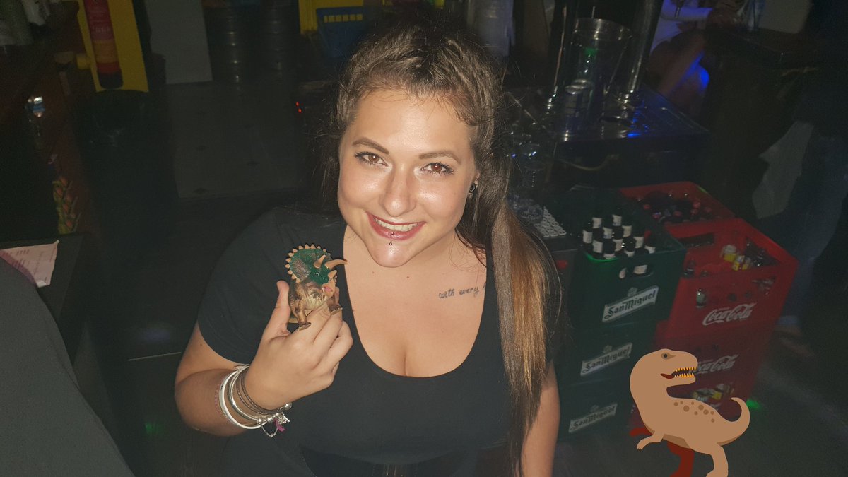 4PlayPartyBar's tweet photo. We often get given gifts at #fppb but think this has got to be one of most unusual and best. #dinosaur #Fuengirola https://t.co/a5Hb1TL3qB