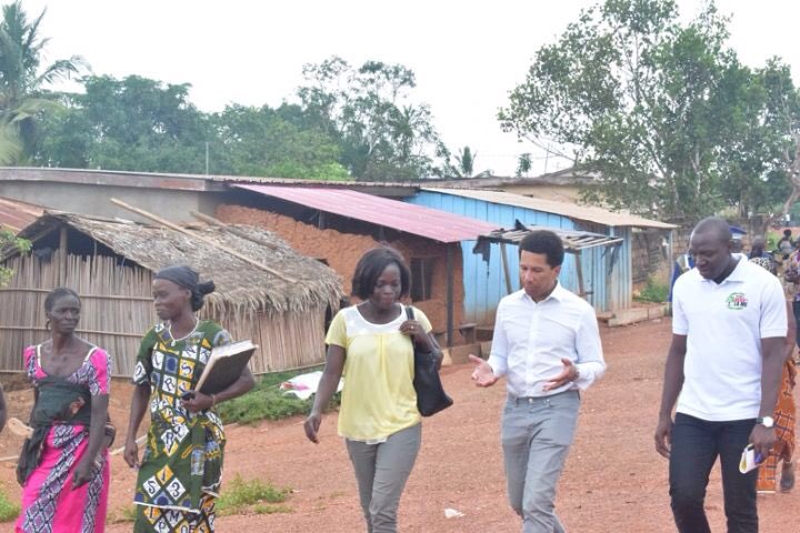 XavierSticker's tweet photo. Looking back on a week in Ivory Coast, with a focus on cocoa-related #deforestation.
Meetings in Abidjan helped identify areas of cooperation to reverse the trend.
Field visits showed support to the brave environmentalists who struggle to protect the last remaining forests. https://t.co/8rF96xBLna