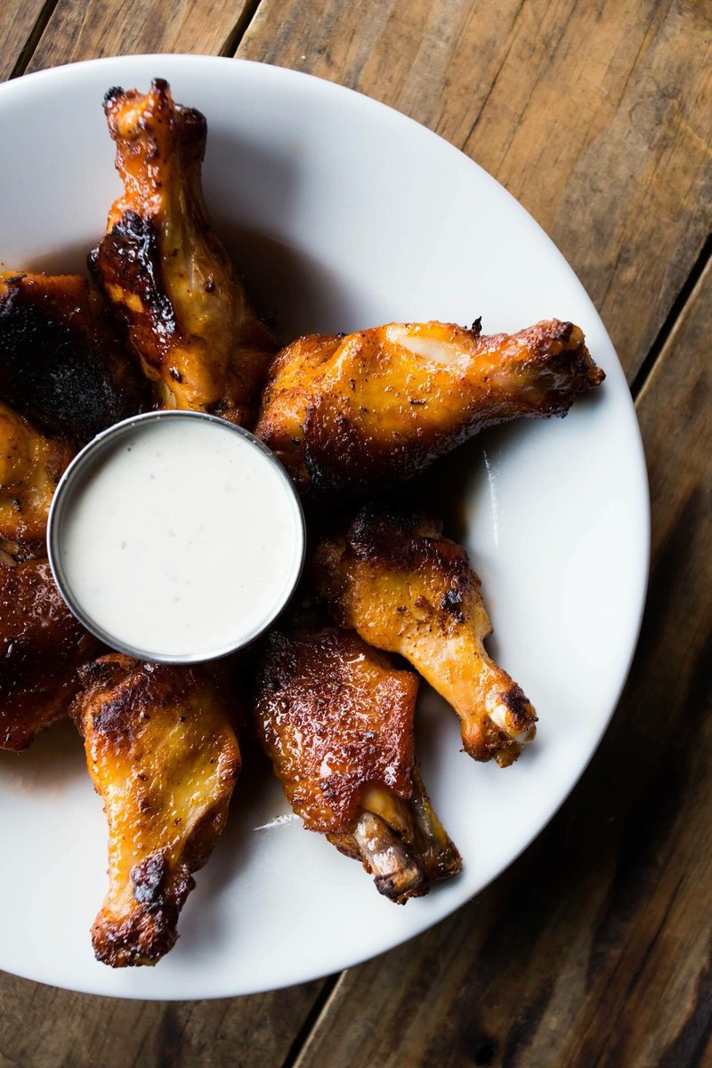RoundBarnBrews's tweet photo. Get half price appetizers tonight from 3-6pm. This includes our house-smoked wings! Pair it with your favorite brew and we will take $1 off a pint! #roundbarnbrewery #happyhour #tapsandapps #halfpriceapps #craftbeer #beer #beerlovers #smokedwings #goodfood https://t.co/NYybm3XsH6