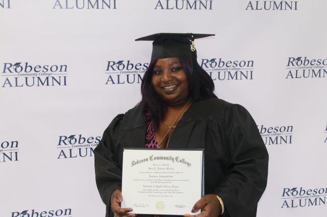 RobesonAlumni's tweet photo. 2018 Graduates! https://t.co/xNXqXZe88n