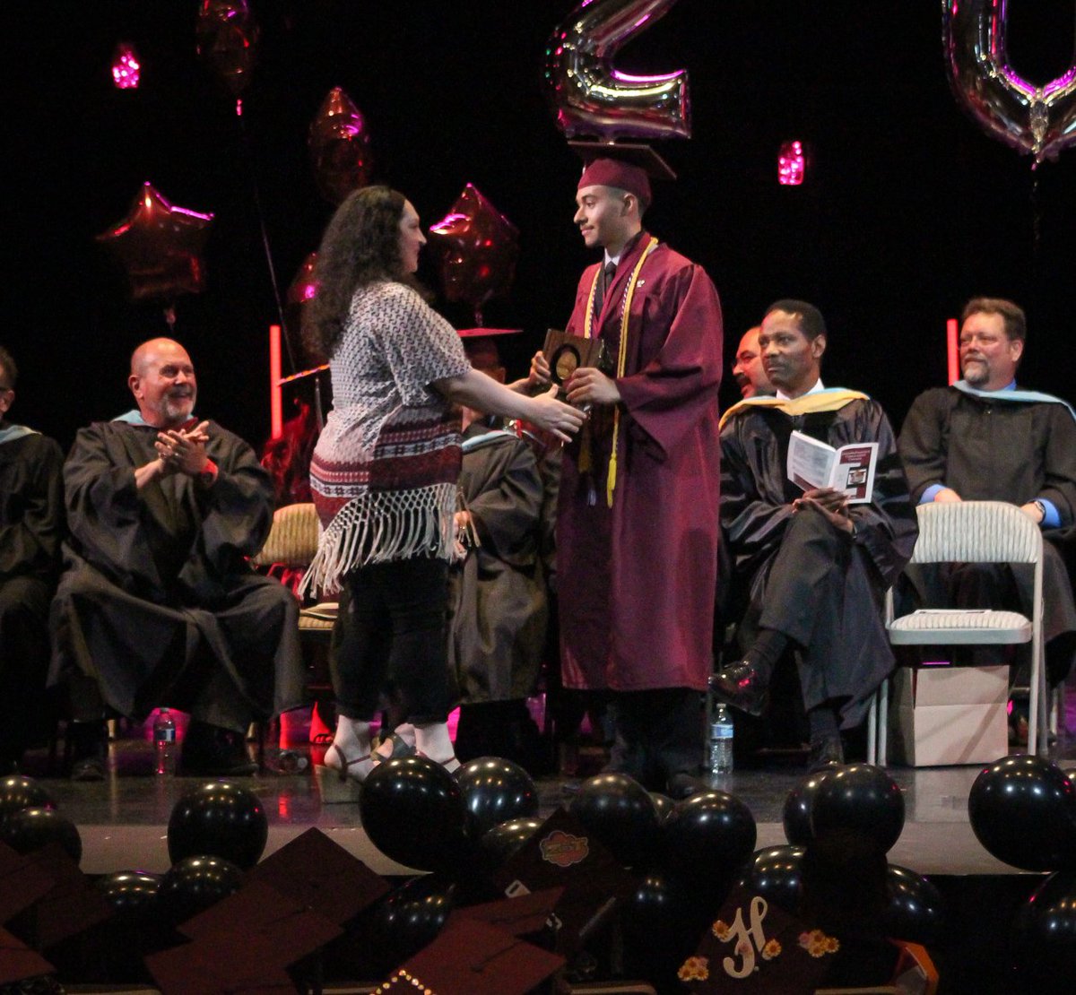 VVDailyPress's tweet photo. Jaguars meet the challenge: Grads excel in University Prep’s academically rigorous environment @VVUHSD #Graduations2018 https://t.co/34HWAV8Inx https://t.co/tdz4Usq0n1