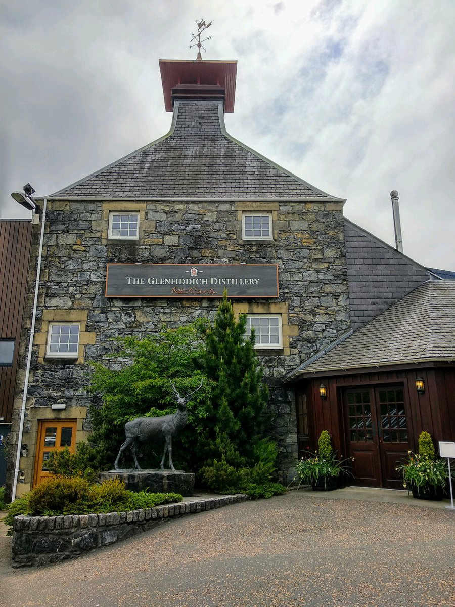 mapitz's tweet photo. Nice #ExplorerTour at @Glenfiddich thanks to John! And a short visit to @StrathislaVC Strathisla Distillery https://t.co/vkfAB5FTN3