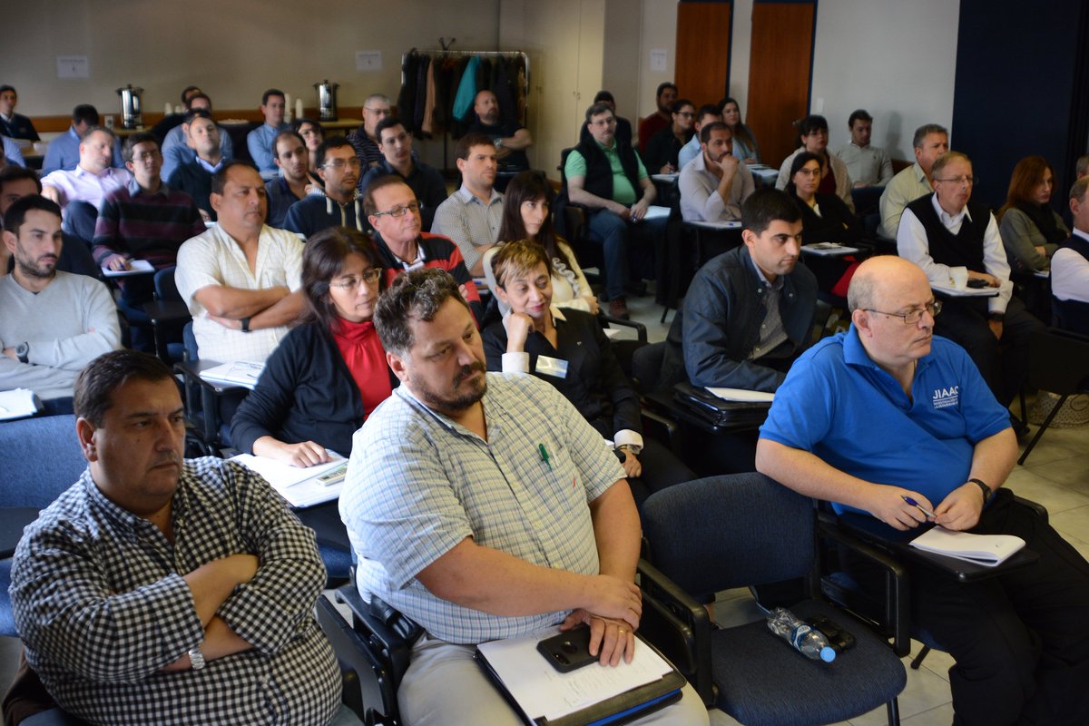 JST_Argentina's tweet photo. [AHORA] Curso Inicial de investigación de accidentes Día 3 - Temas: "Introducción al área técnica" + "Análisis de Fallas" + "Laboratorio" A cargo de Augusto de Santis #Capacitación #CursoInicial #Investigación https://t.co/uDV8ZBxakM