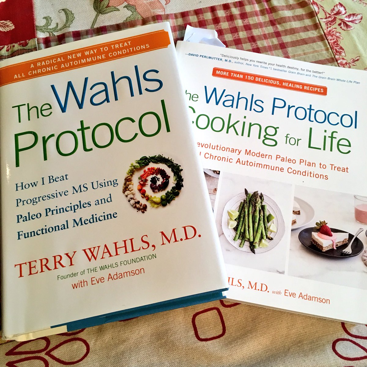 I’ve changed my diet to help manage my MS symptoms, thank you @terrywahls for all this insightful and interesting information. No dairy, no gluten, lots of leafy greens and REAL DOOD #WorldMSDay #thisisMS #WahlsProtocol #WahlsWarrior #spoonielife