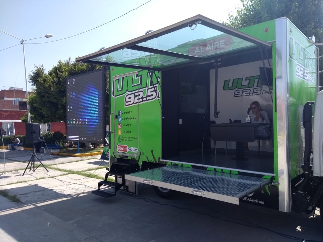UltraRadioPue's tweet photo. Estamos en San Bartolo esperándote para que vengas por tu #ultracard. Estaremos hasta las 12 pm.
#radio #puebla #regalo #auto #efectoultra @leidy_salazar9 https://t.co/QDA4GHV5Ji