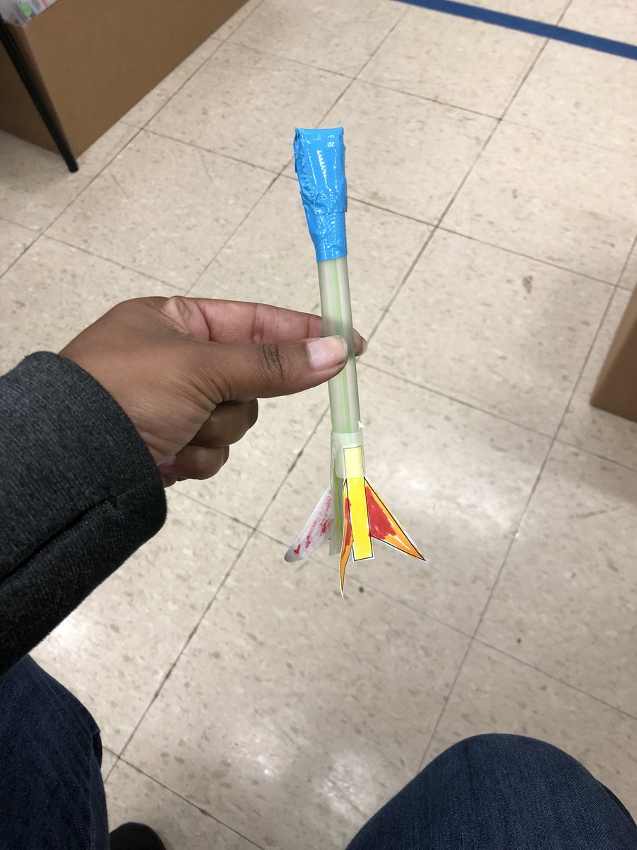 LSmileyMoseley's tweet photo. Learning how MAKING=(creating a)Thing+ Learning (experience) +Story (of how you created) SELF EXPLORATION & OWNERSHIP #Make4Edu @BCPSLMP https://t.co/m5Lmsnpelf