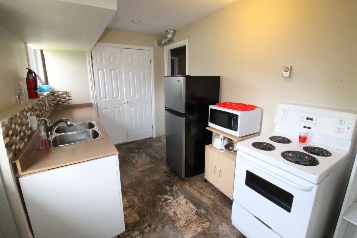 jamiekorab's tweet photo. New Listing * 7 Hagen Pl, Mount Pearl * $289,900

-2+1 bedroom (possibly 2 more with a little work)
-2 bathrooms
-Quiet cul-de-sac
-Fenced back yard
-In law suite
-Owner ran a registered home day care

Text 53131 to 28888 for more pictures &amp; info https://t.co/B7D7ziXas4