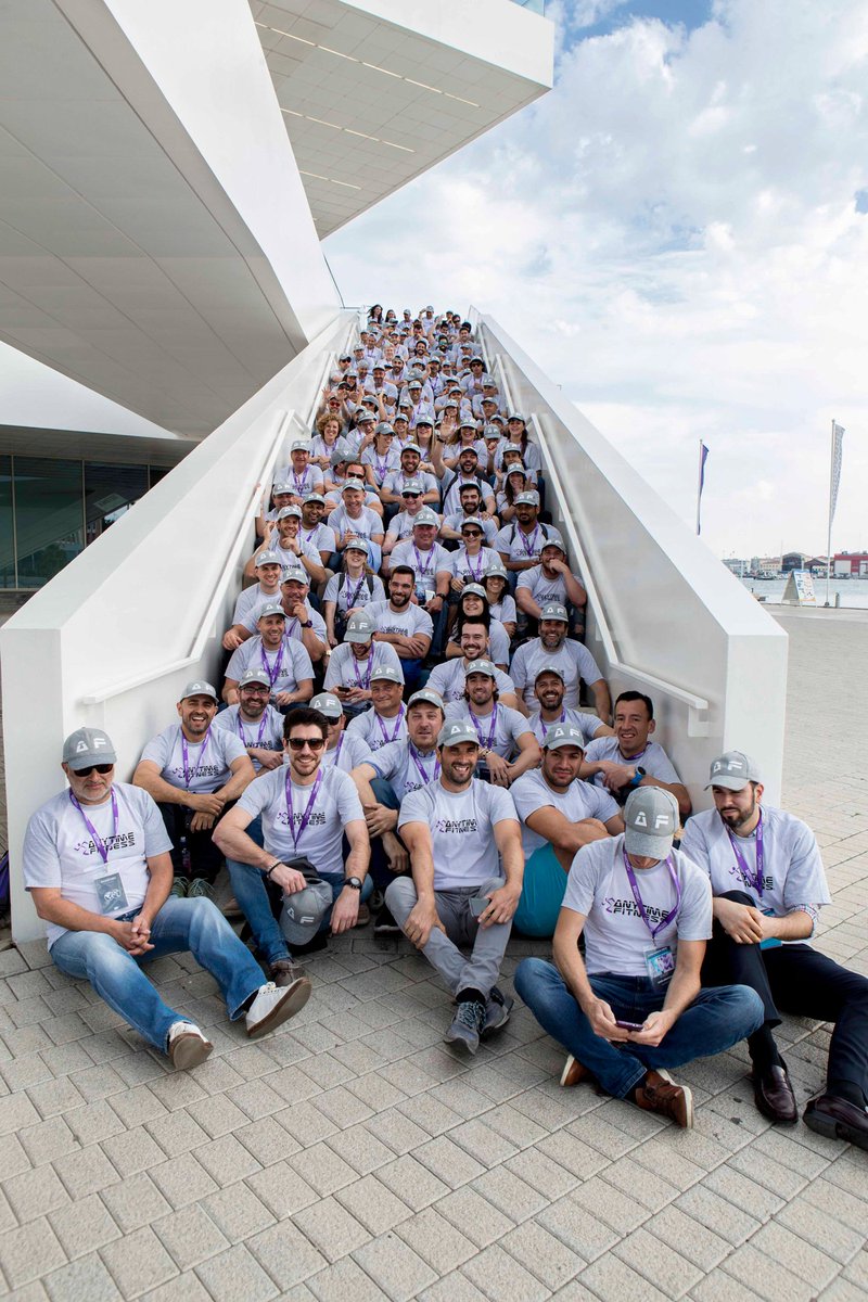 AnytimeFitEsp's tweet photo. La pasada semana celebramos nuestra II Conferencia Anual bajo el lema "Un paso al frente" https://t.co/DTMrzYISeZ en @veleseventsvlc #Valencia  #AnytimeFitness #Franquicias #Gym #24h #WeRFamily #Eventos #FelizMiercoles https://t.co/zRRc4ZbxMh