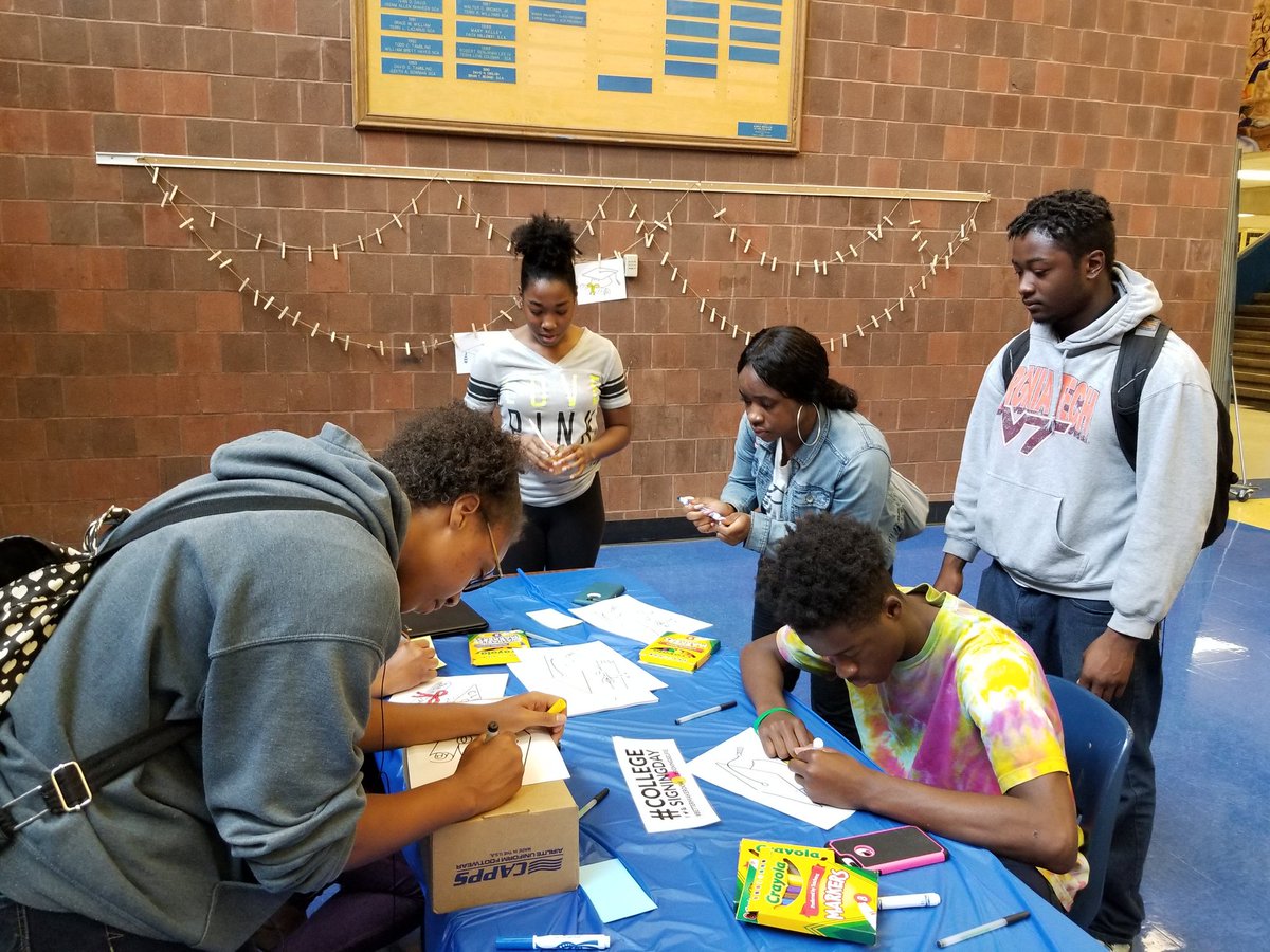 PHSCollegeCoach's tweet photo. #CollegeSigningDay #decisionday has begun at #phoebus! @BetterMakeRoom @getschooled @PhoebusHS1 https://t.co/XhXBfWi9Xu