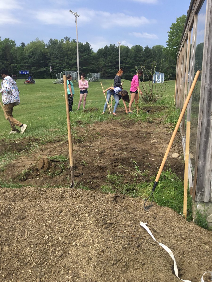 mpegorari1's tweet photo. Really seeing some progress now! #wahconahgreenhouse #wahconahrhs https://t.co/g0dd2Aubwv