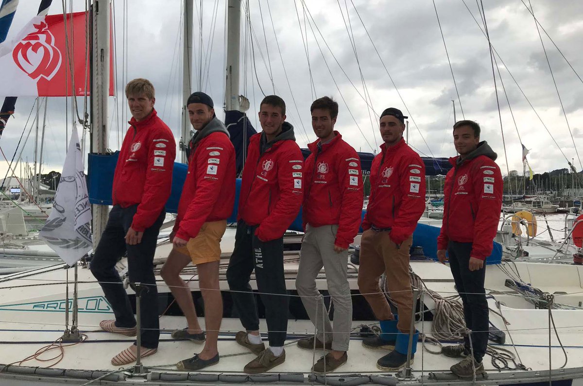EtsJeanneau's tweet photo. // PARTENARIAT TEAM #COURSE #CROISIERE #EDHEC //
Défi réussi pour Robin, Erwan, Alban, Lucas, Axel et Théophile qui ont concouru à la 50ème @ccedhec à bord d’un #voilier #Selection. Ils terminent 13ème sur 35 #bateaux au classement général ➡ https://t.co/YwdOYnp9mE
#CCE50 #team https://t.co/dQrk7MQ0Qx
