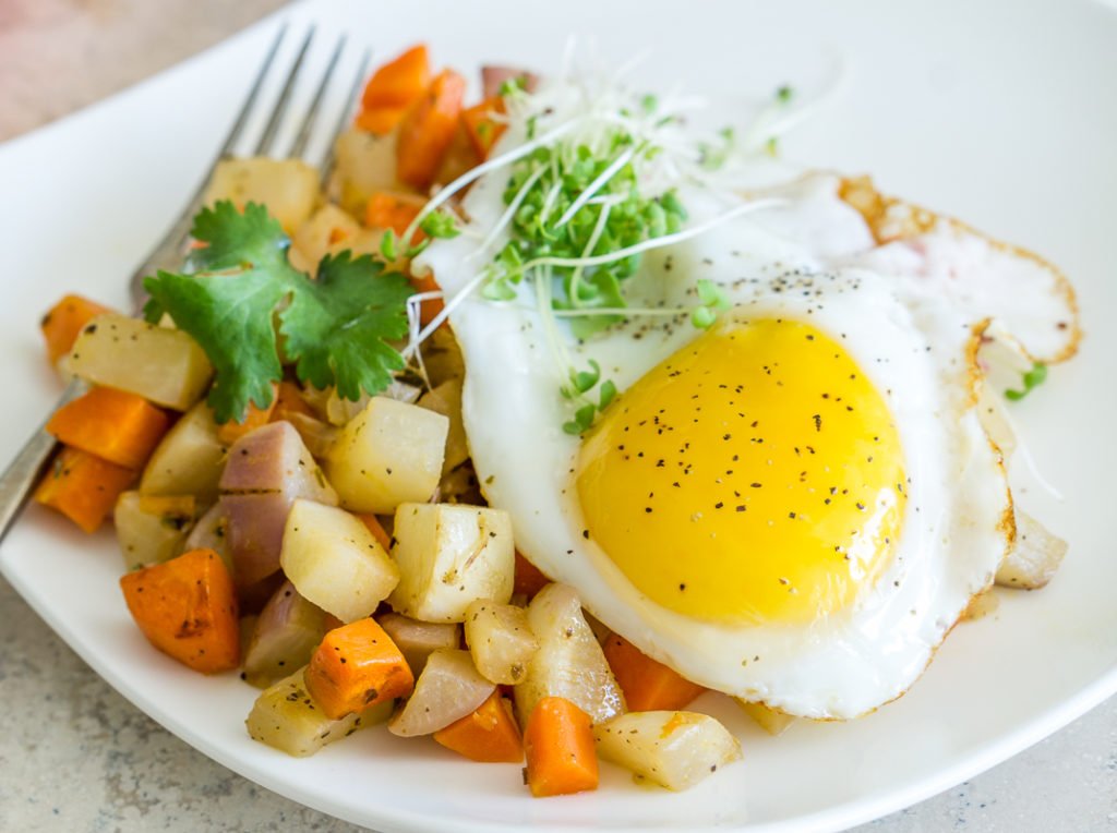 BabaganoshBlog's tweet photo. IF YOU LIKED IT THEN YOU SHOULD'VE PUT AN EGG ON IT ... is that now how the song goes? https://t.co/V2ShyvXEUk #vegetablehash #vegetarianrecipes #eggs #friedegg #turnips #carrots #vegetables #vegetarian https://t.co/y2fexeocXR