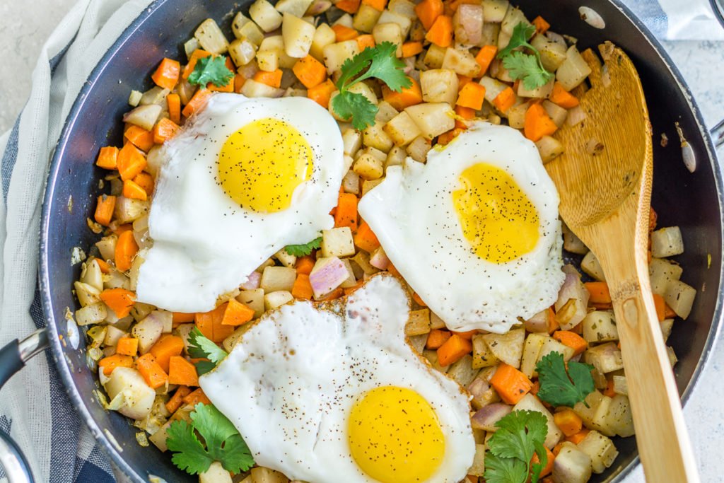 BabaganoshBlog's tweet photo. IF YOU LIKED IT THEN YOU SHOULD'VE PUT AN EGG ON IT ... is that now how the song goes? https://t.co/V2ShyvXEUk #vegetablehash #vegetarianrecipes #eggs #friedegg #turnips #carrots #vegetables #vegetarian https://t.co/y2fexeocXR