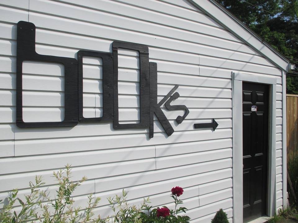 Juniper_Books's tweet photo. Friends &amp; fellow book-lovers! 📚 Next time you visit us don't forget that we have a Book Garage in our backyard! As the name implies, it's filled with... books! Lots and lots and lots of books, AND they're all specially discounted: $5 for hardcovers and $2 for paperbacks! #YQG https://t.co/4S2xQxkyOc