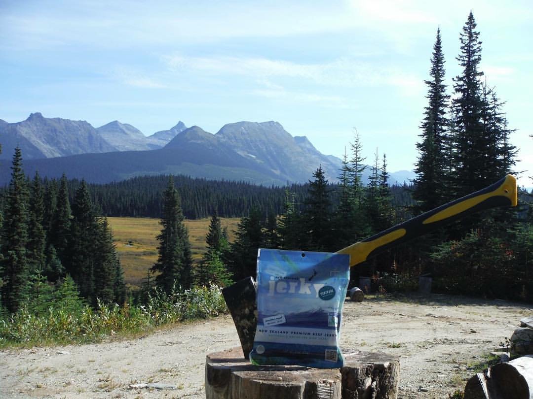 MensHealthBox's tweet image. #Mountainside munchin'