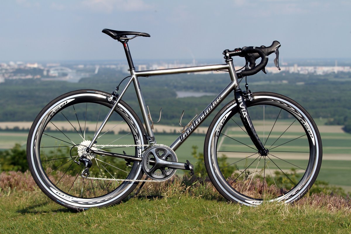 GlobalCyclingNetwork on X Check out Adrian s Van Nicholas Euros. Do you ride a titanium bike https t gvmMoo3P1f X