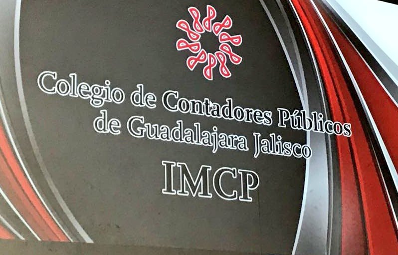 EnriqueV01's tweet photo. Esta mañana participo junto a @DelToroIsmael de un desayuno organizado por el @CCPGuadalajara. https://t.co/lbi9Gkbi2j