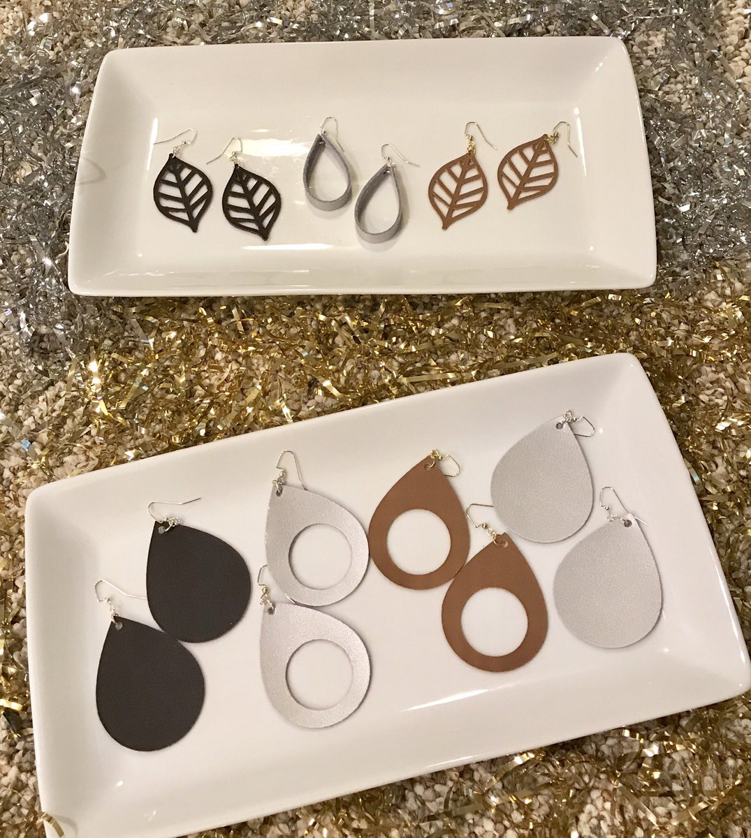 pineapple03's tweet image. ✨✨ Leather Earrings SALE✨✨

$10 a piece including shipping 

#linkinbio #sale #earring #leather #summer #WinItWednesday #WineWednesday #WednesdayWisdom #accessories