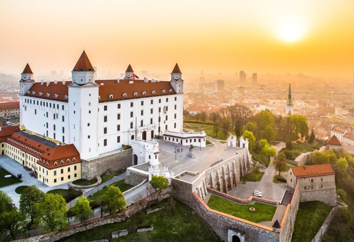 SlovakTB's tweet photo. 22 Interesting facts about #Slovakia via @TelegraphTravel

https://t.co/j2J37Of59Z 

#Goodideaslovakia #travel #Europe https://t.co/lgWIWZeoMp