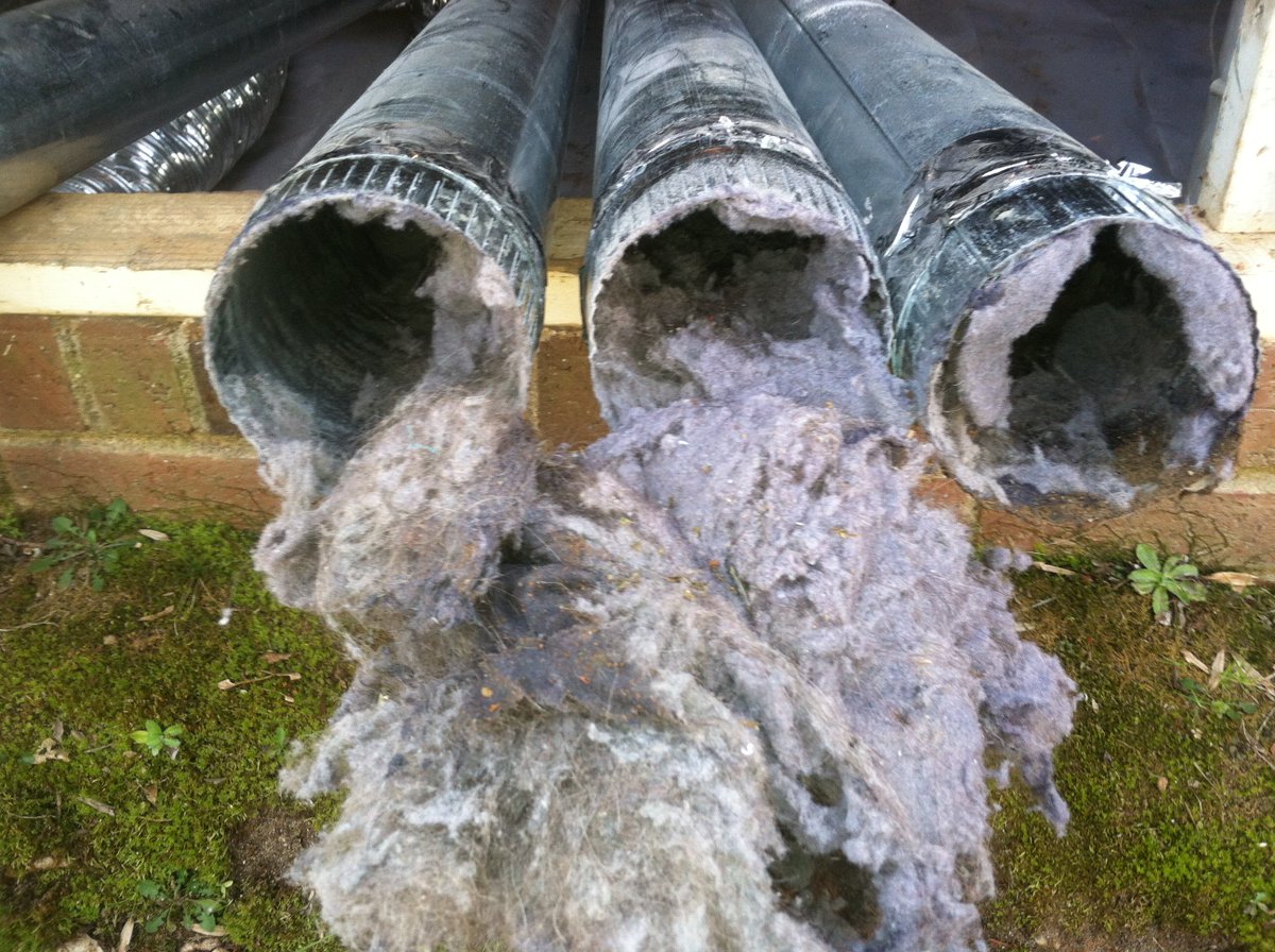 DryerSafety's tweet photo. #dryerlint? (trust us, you have dryer lint) - find a Certified Dryer Exhaust Technician at https://t.co/itRjsTNp8K to get your dryer exhaust cleaned. #homesafety https://t.co/wqe3BO7S47
