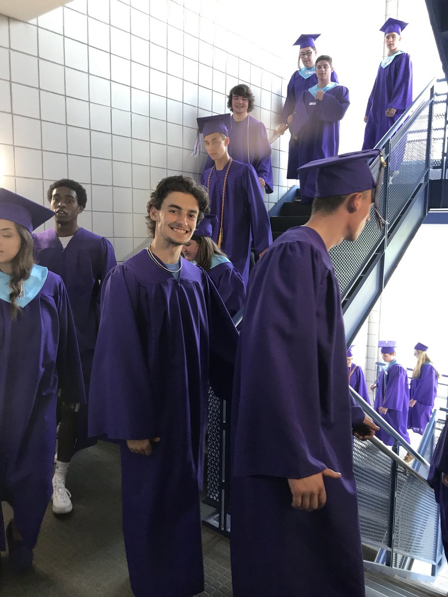 mrsguerrininms's tweet image. Love this tradition and seeing former students! #NMSLancerLEAD