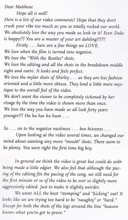 V20timecapsule's tweet photo. <30.5.98>
Shirley writes a note to Matthew Rolston asking for some changes to be made to his first cut of the I Think I'm Paranoid video https://t.co/5serE1lDJG