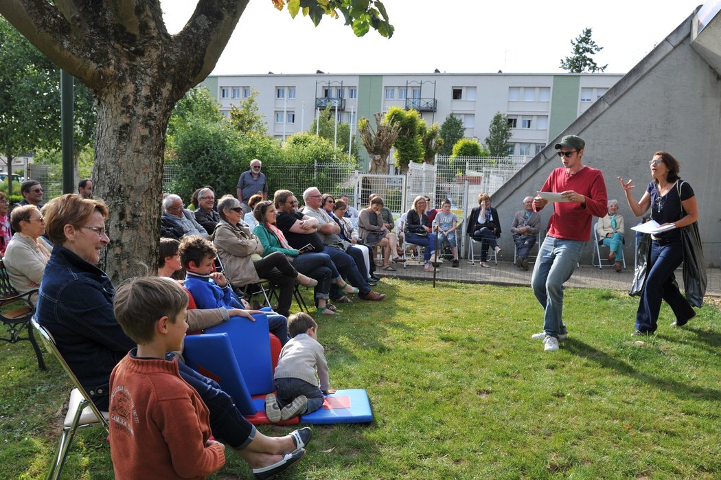 lejdc_fr's tweet photo. "Effervescence", le mot qui résume l'esprit des P'tits Déj et des Cocktails au @FestivalduMot de La Charité. #culture https://t.co/lTey2tKCWW https://t.co/48LQB1jAxg