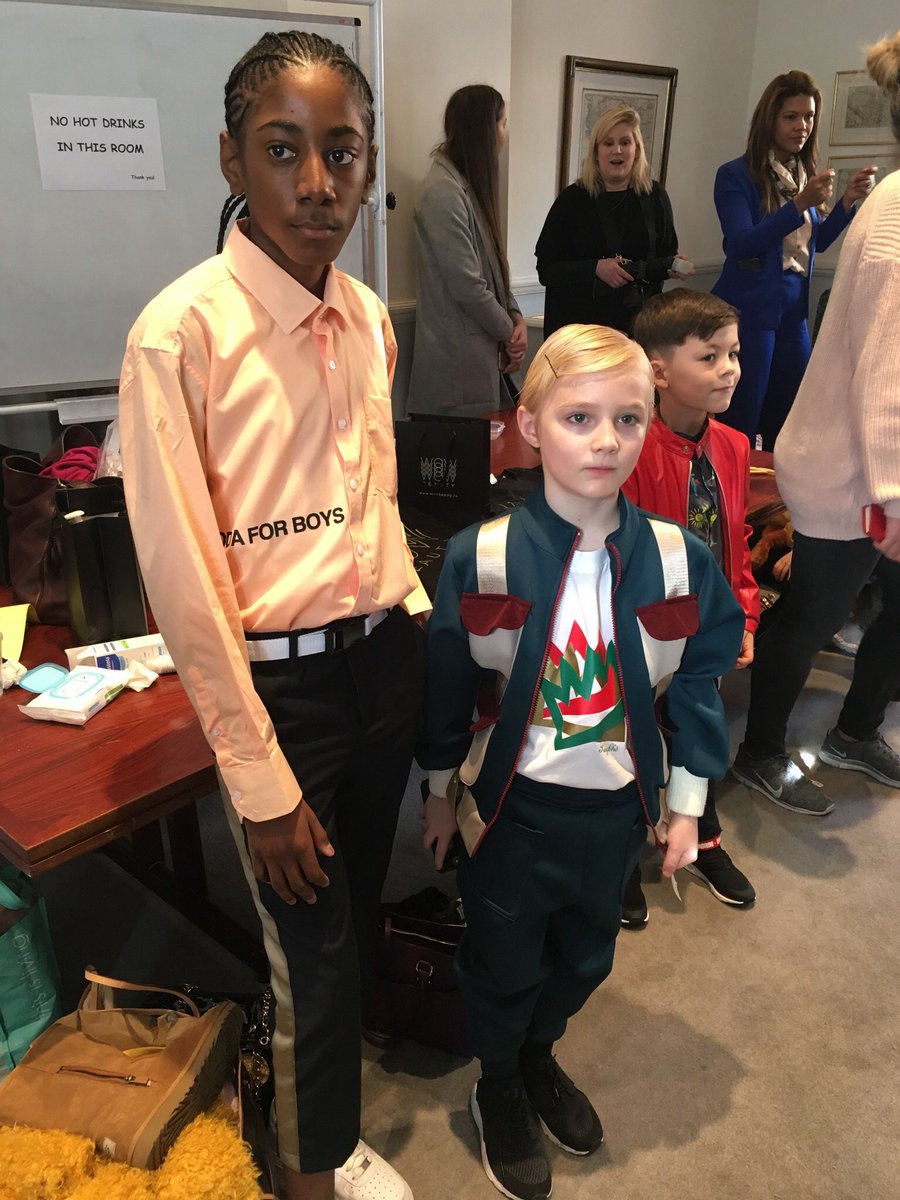 Back stage wearing #alexanderevans <a href="/minimode_lkfw/">minimode2017@gmail.com</a> with Zaine <a href="/1Nad1/">Blake Zaine</a> wearing <a href="/isossychildren/">Isossy Children</a> apparel and <a href="/King_Che9/">Che Mario Esson</a> t-shirt from the 'King'ing It' collection