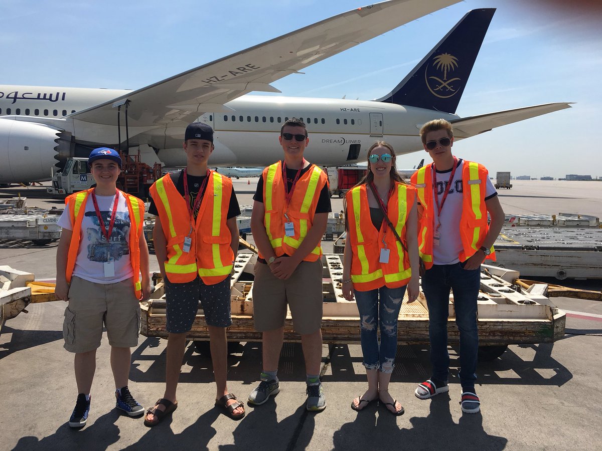 AviationHC's tweet photo. @TorontoPearson @HolyCrossPTBO Aviation student touring Pearson. #awesome #pvnclearns https://t.co/MoS1Wr7Pl5