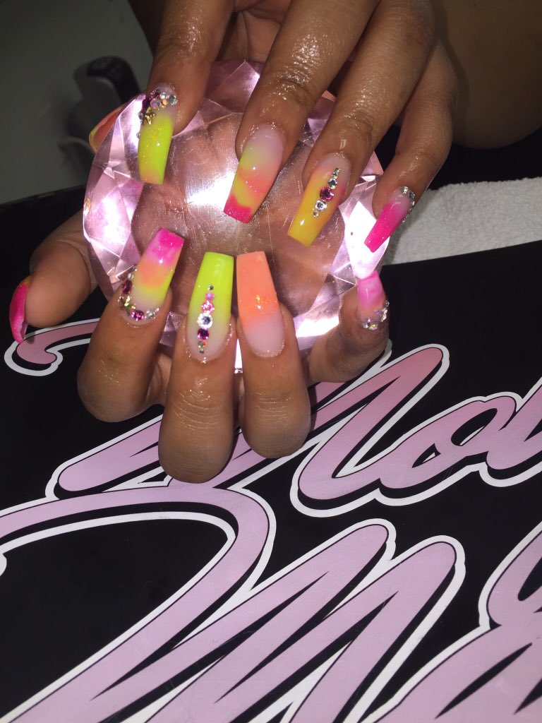 OGmollymal's tweet photo. #mollymalnails #nailsbymollymal #ohionailtech #ohionailclass #bntc2 @ShowYourClaws FB: Molly Mal Nail IG: mollymalnail https://t.co/dR3yACFnh1