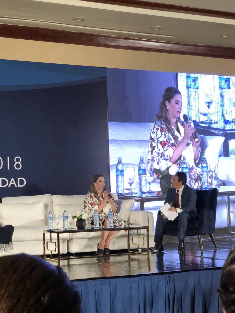 francorpca's tweet photo. Alba Medina: el riesgo de bancarrota de una empresa es menor si mujeres están en su liderazgo y toma de decisión según estudio de McKinsey https://t.co/au5Bd4pGel