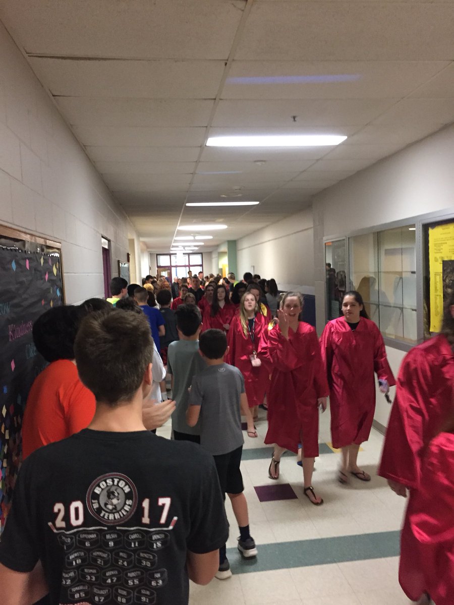 Hanson Middle <a href="/WH_Classof2018/">Class of 2018</a> @gmferrojr @WHPrincipal <a href="/DrCSJones/">Christopher Jones</a>