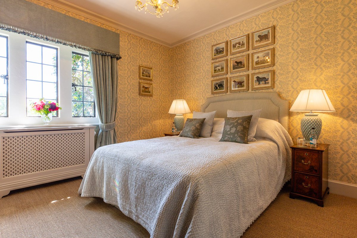 Kyanite Room is a beautifully designed double bedroom providing walk through seating area and #ensuite bathroom containing large #walk-in shower. ow.ly/Q5Z030kfDiZ  #exclusive venue #planyourwedding #westsussex