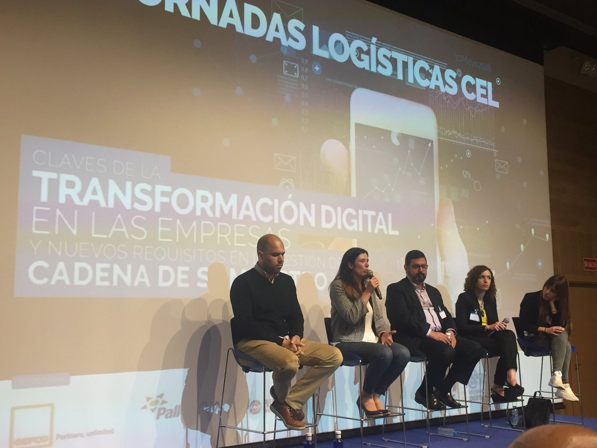 CELlogistica's tweet image. Nos habla @CAMINO9575 sobre su programa #Barlab de @MahouSanMiguel 120 startups y han quedado 5 finalistas, siempre en la búsqueda de iniciativas que les aporten valor. #JornadasLogísticasCEL