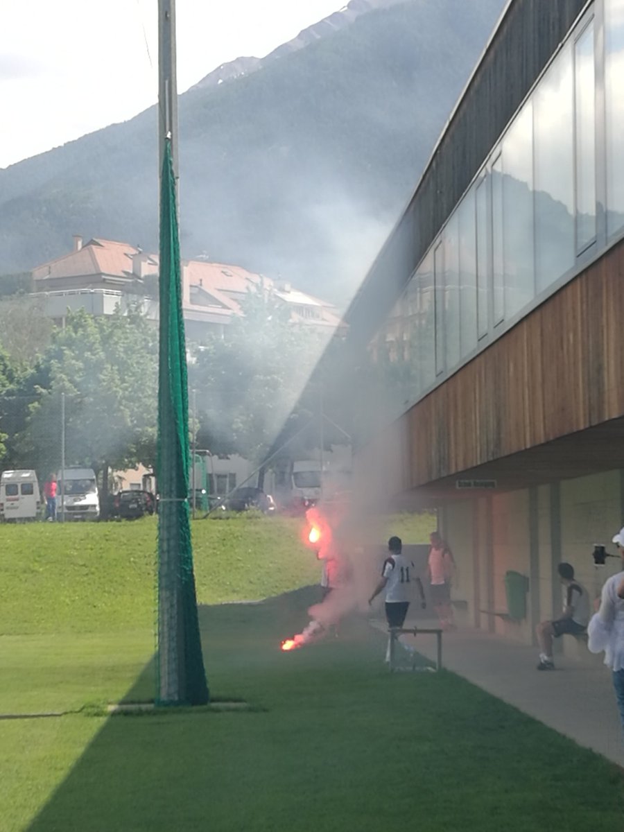 so #ultras waren doch auch da?
ist das noch fussball?