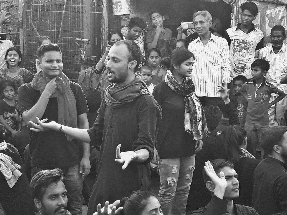ankitalok786's tweet photo. @AsmitaTheatre लगातार दिल्ली के क्षेत्र में नुक्कड़ नाटक #आजीविका कर रहा है।
@ArvindGaur #Asmitatheatre #Theatre4Change #Theatre4society
#StreetTheatre  #Azadfoundation https://t.co/ZNRIXShi6s
