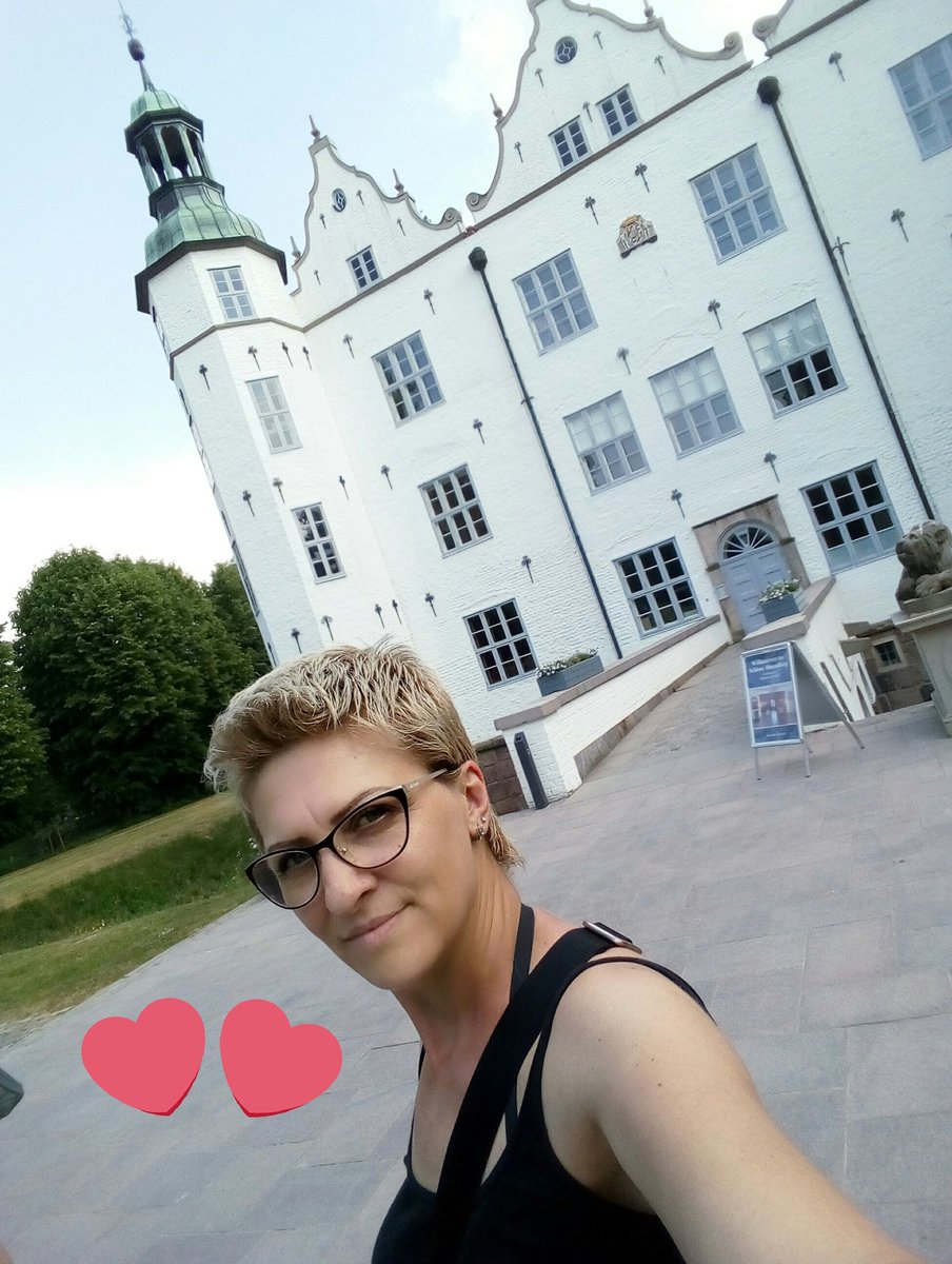 MerdanaP's tweet image. Schloss Ahrensburg und Segway fahrt 😁